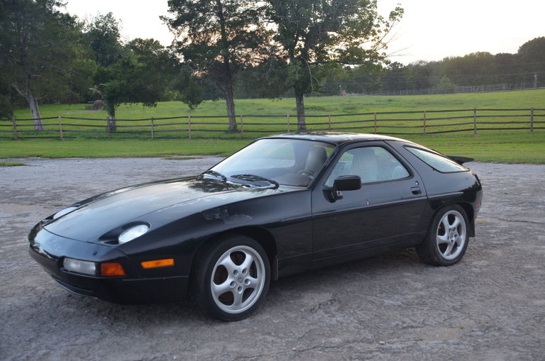Porsche 928 S4