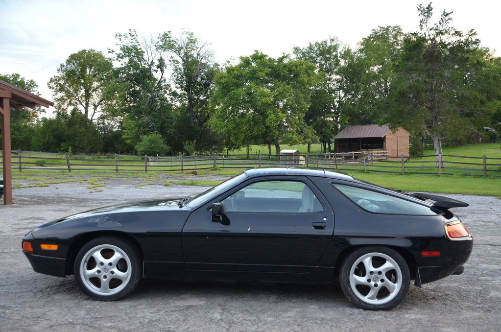 Porsche 928 S4