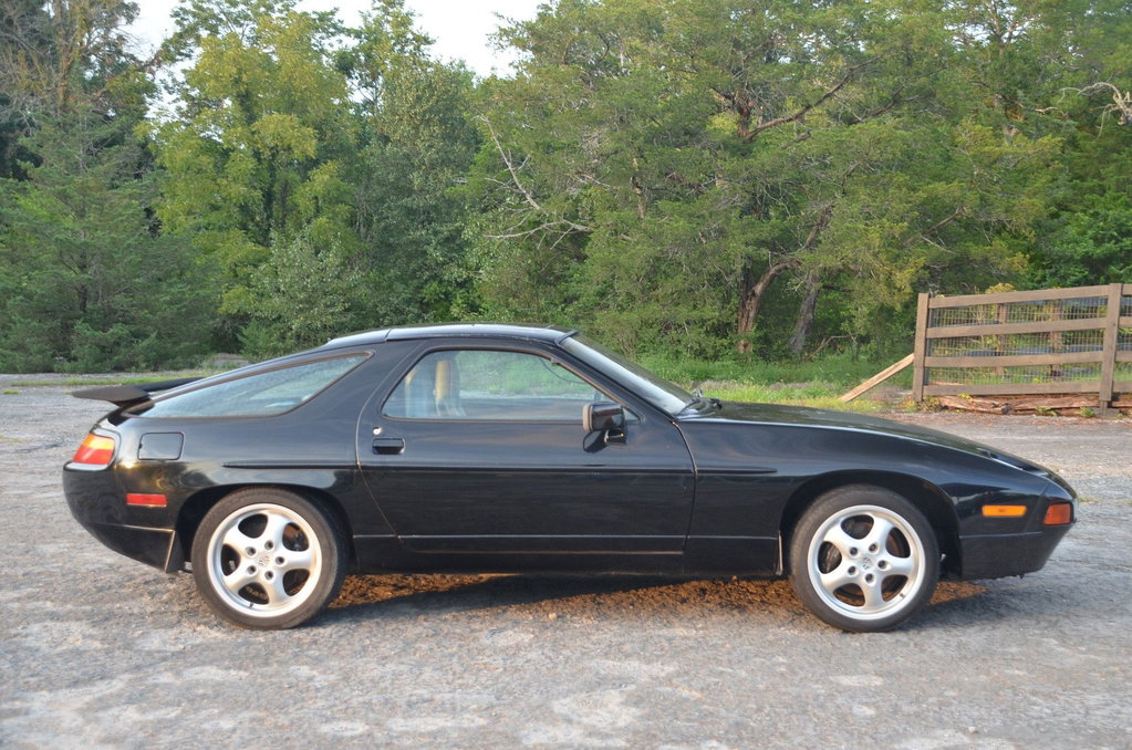 Porsche 928 S4
