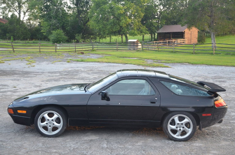 Porsche 928 S4