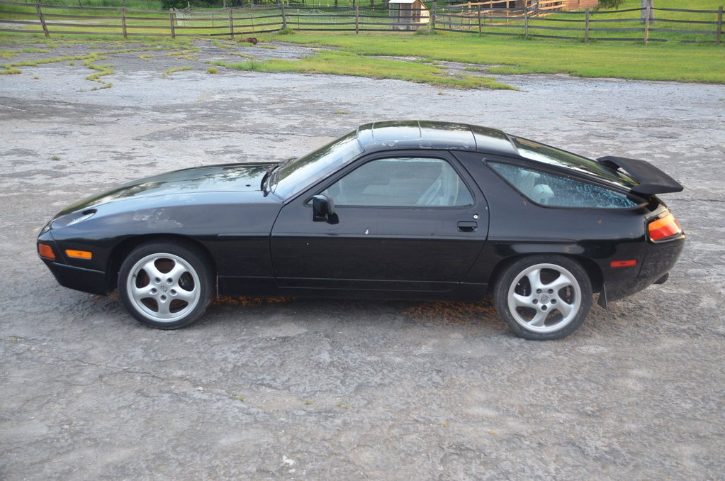 Porsche 928 S4
