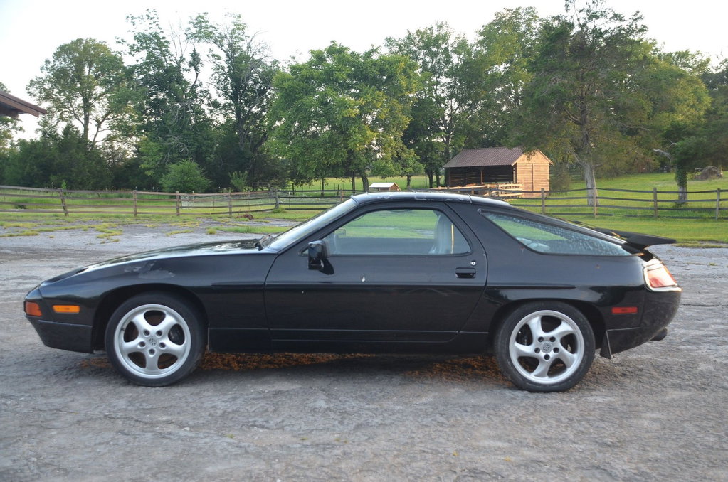 Porsche 928 S4