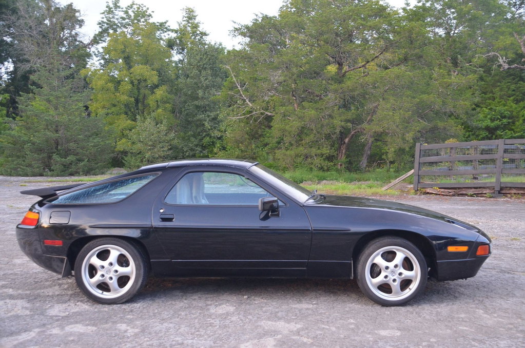 Porsche 928 S4