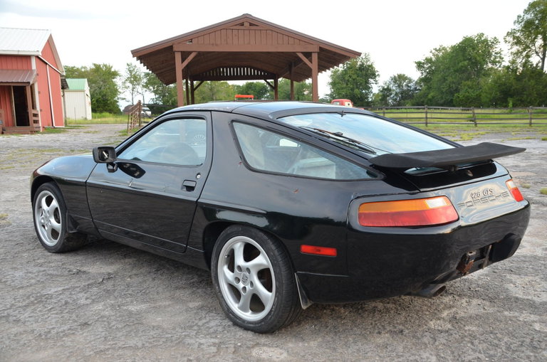 Porsche 928 S4