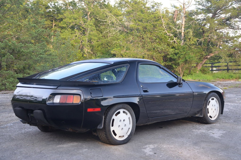 Porsche 928 S