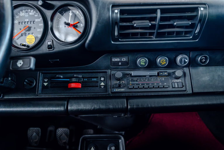 Porsche 911 Carrera 3.2