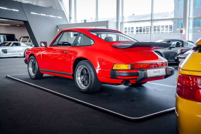 Porsche 911 Carrera 3.2
