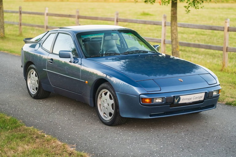 Porsche 944 Coupé