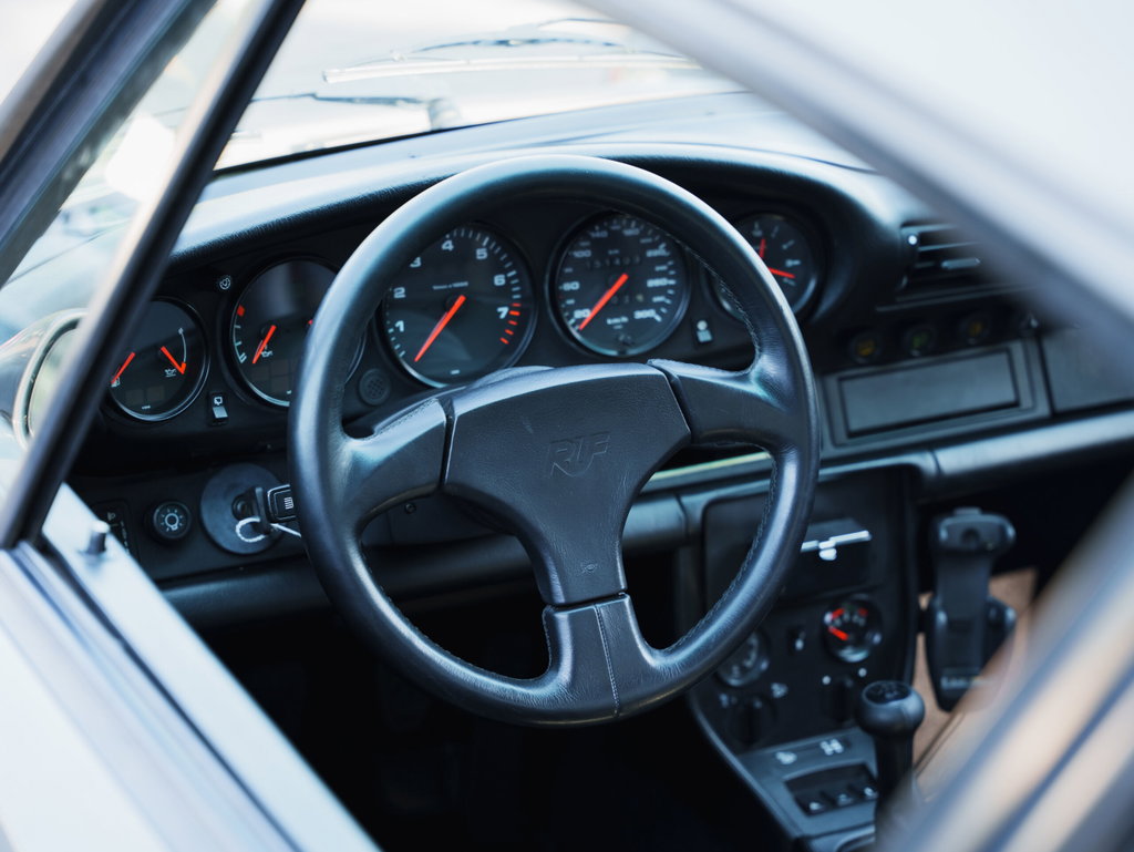 Porsche 964 Carrera 4