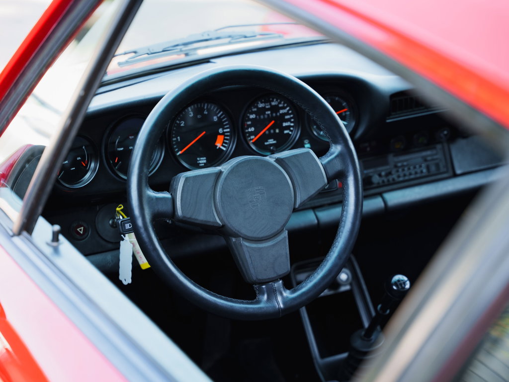 Porsche 911 Carrera 3.2 (US)