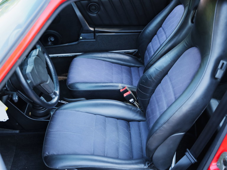 Porsche 911 Carrera 3.2 (US)