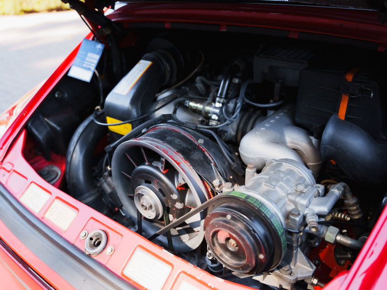 Porsche 911 Carrera 3.2 (US)