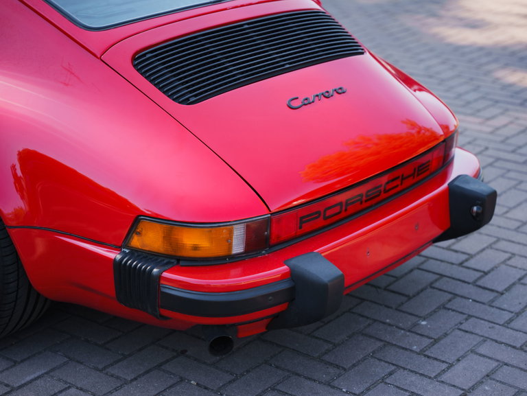 Porsche 911 Carrera 3.2 (US)