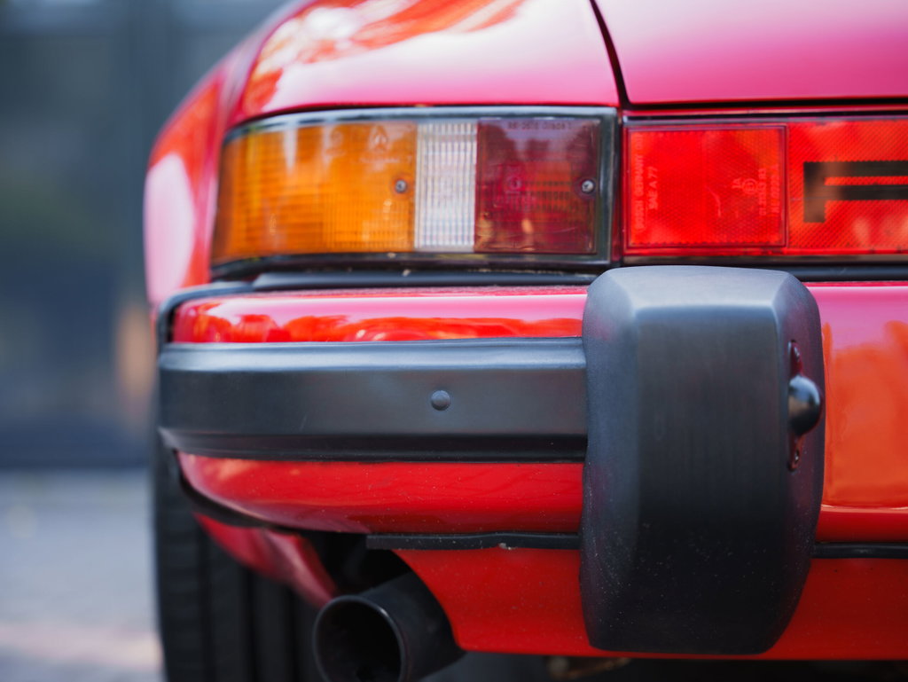 Porsche 911 Carrera 3.2 (US)