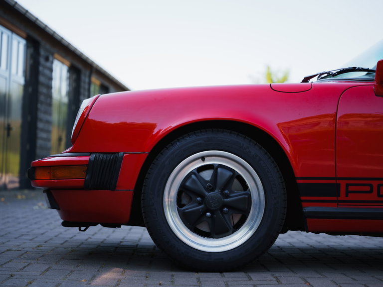 Porsche 911 Carrera 3.2 (US)