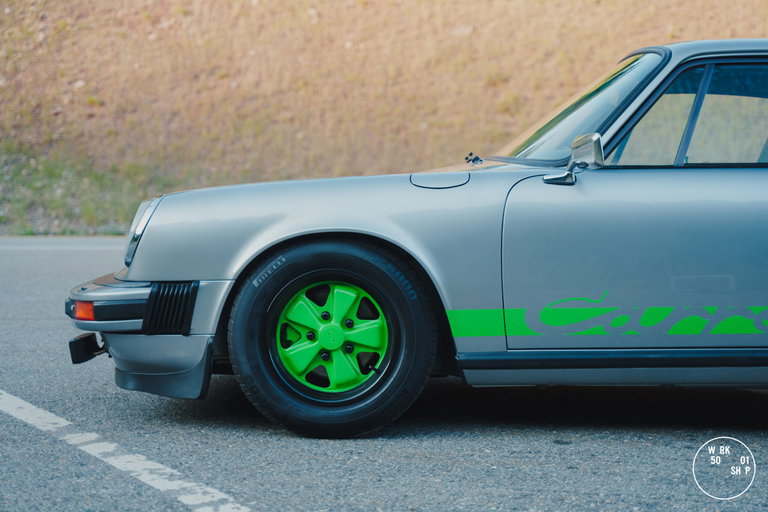 Porsche 911 Carrera 2.7