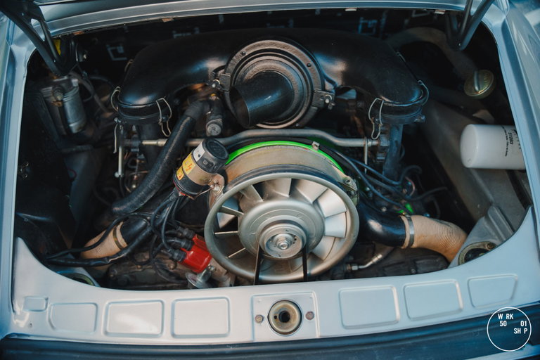Porsche 911 Carrera 2.7