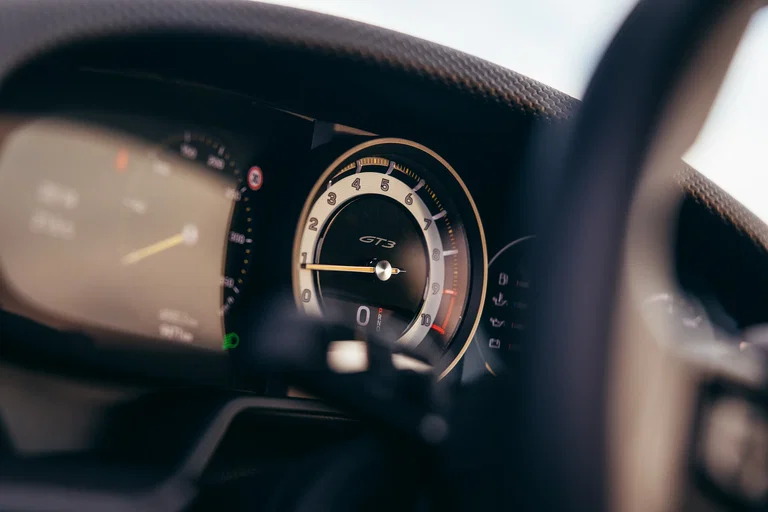 Porsche 992 GT3 Touring