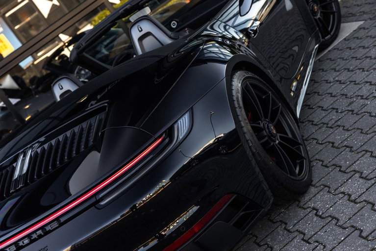 Porsche 992 Carrera 4 GTS