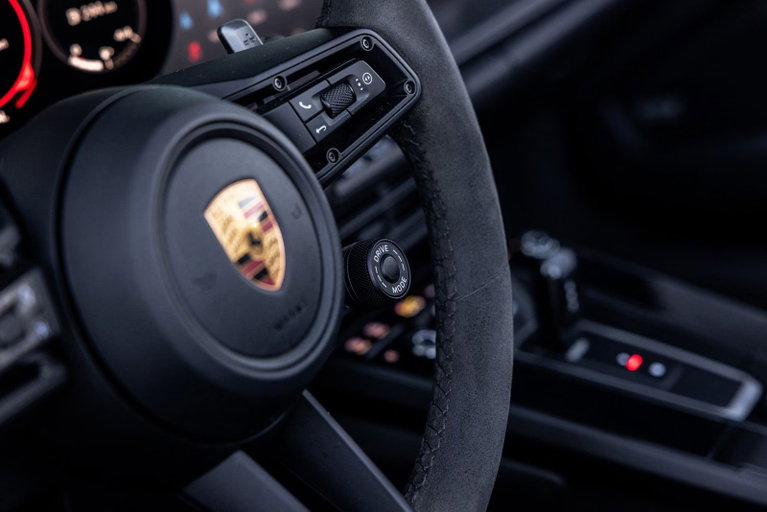 Porsche 992 Carrera 4 GTS