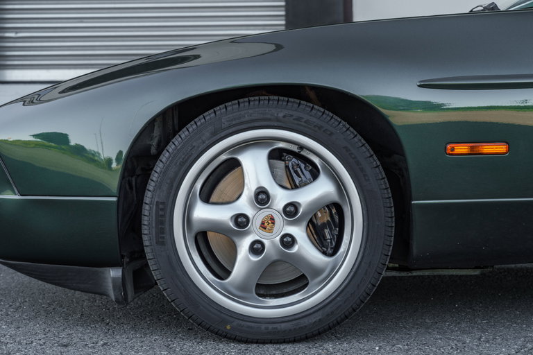 Porsche 928 GTS