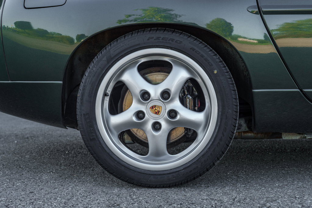 Porsche 928 GTS