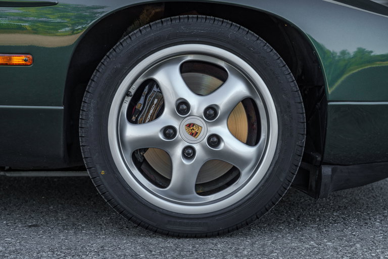 Porsche 928 GTS