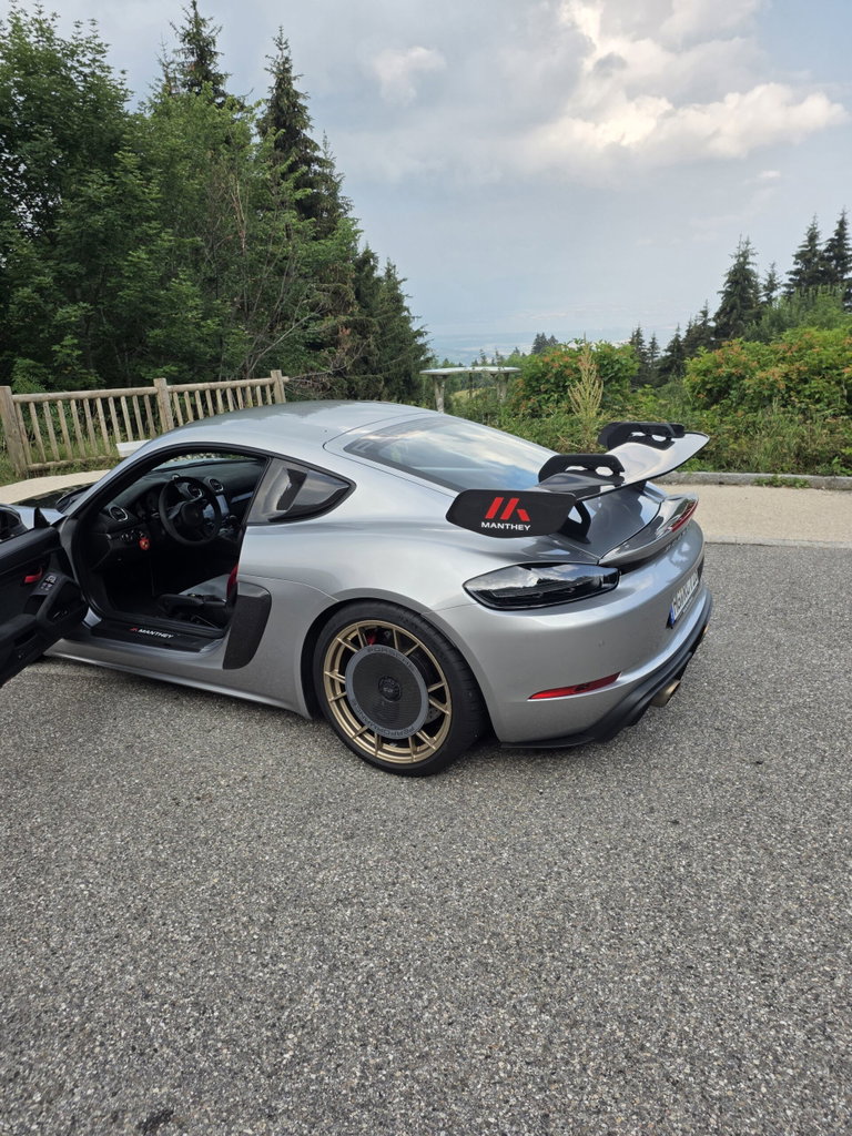 Porsche 718 Cayman GT4 RS