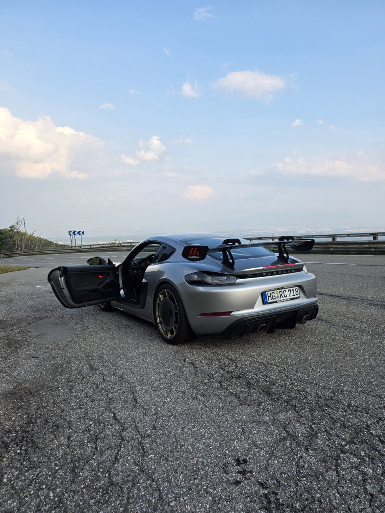 Porsche 718 Cayman GT4 RS