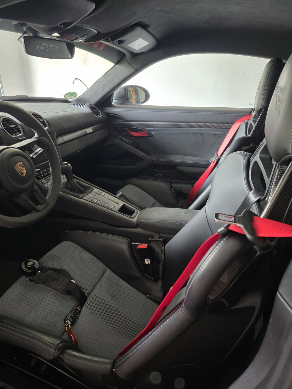 Porsche 718 Cayman GT4 RS