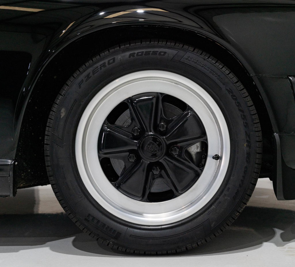 Porsche 911 Carrera 3.2 (US)