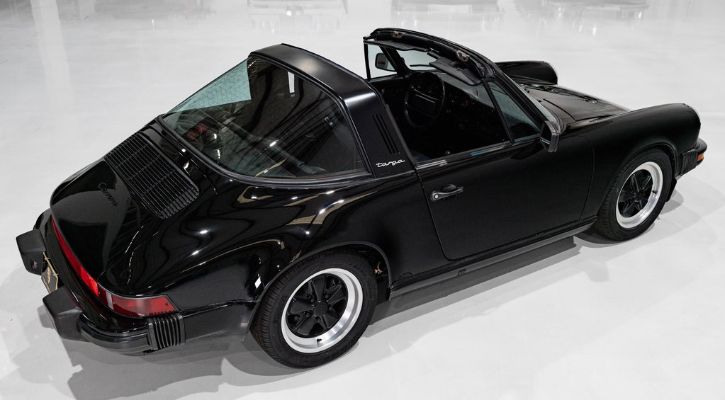 Porsche 911 Carrera 3.2 (US)