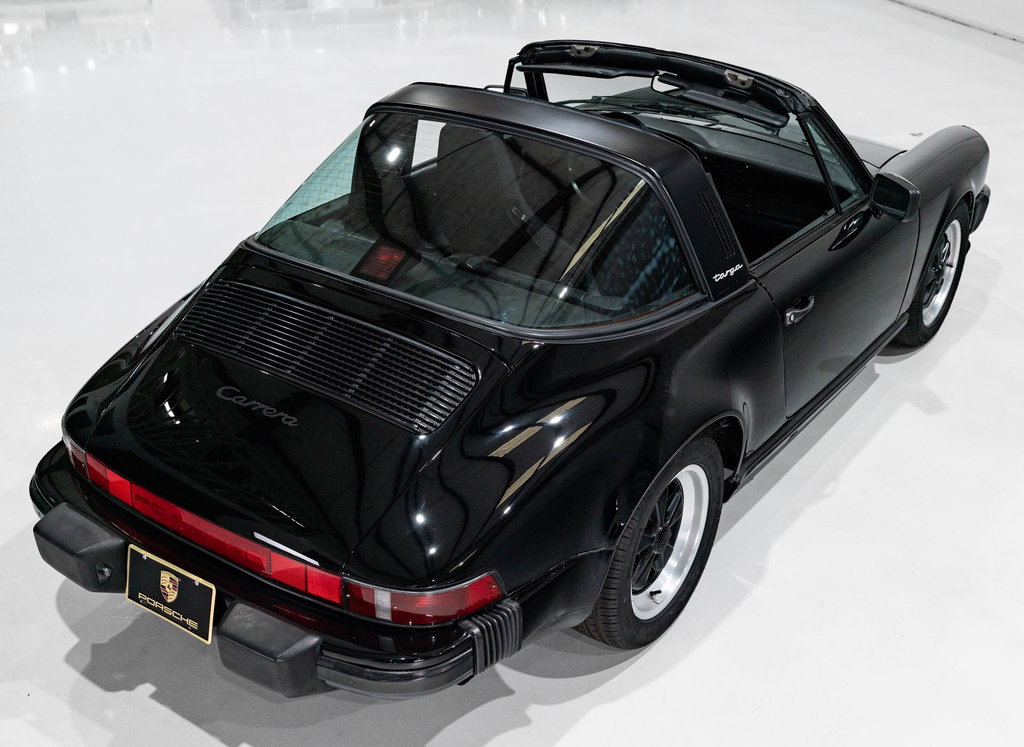 Porsche 911 Carrera 3.2 (US)