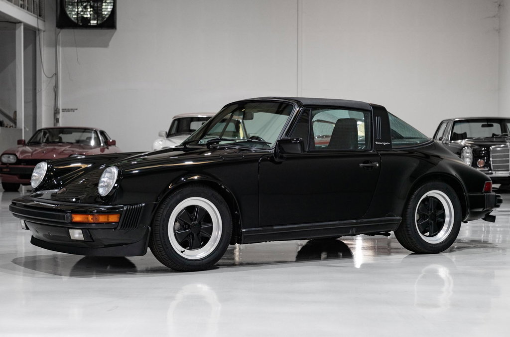 Porsche 911 Carrera 3.2 (US)