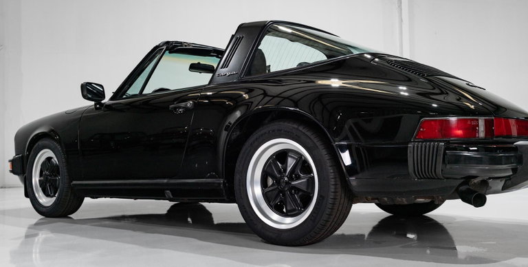 Porsche 911 Carrera 3.2 (US)