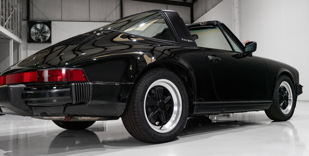 Porsche 911 Carrera 3.2 (US)
