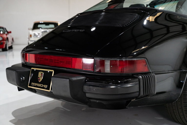 Porsche 911 Carrera 3.2 (US)