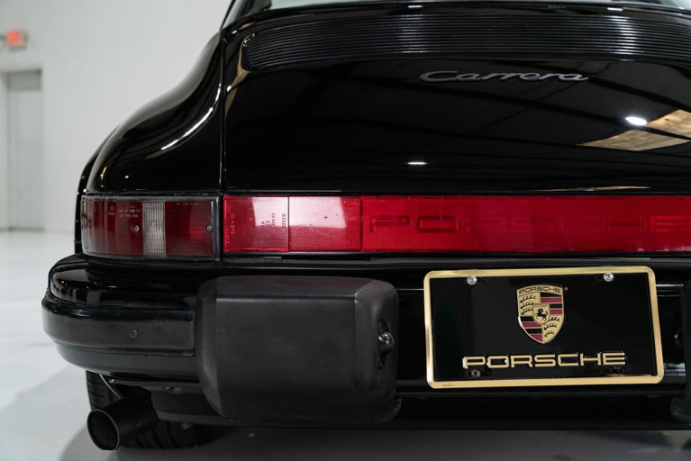 Porsche 911 Carrera 3.2 (US)