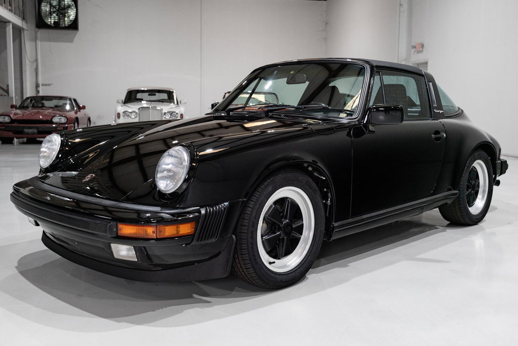 Porsche 911 Carrera 3.2 (US)