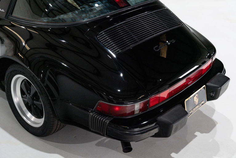Porsche 911 Carrera 3.2 (US)