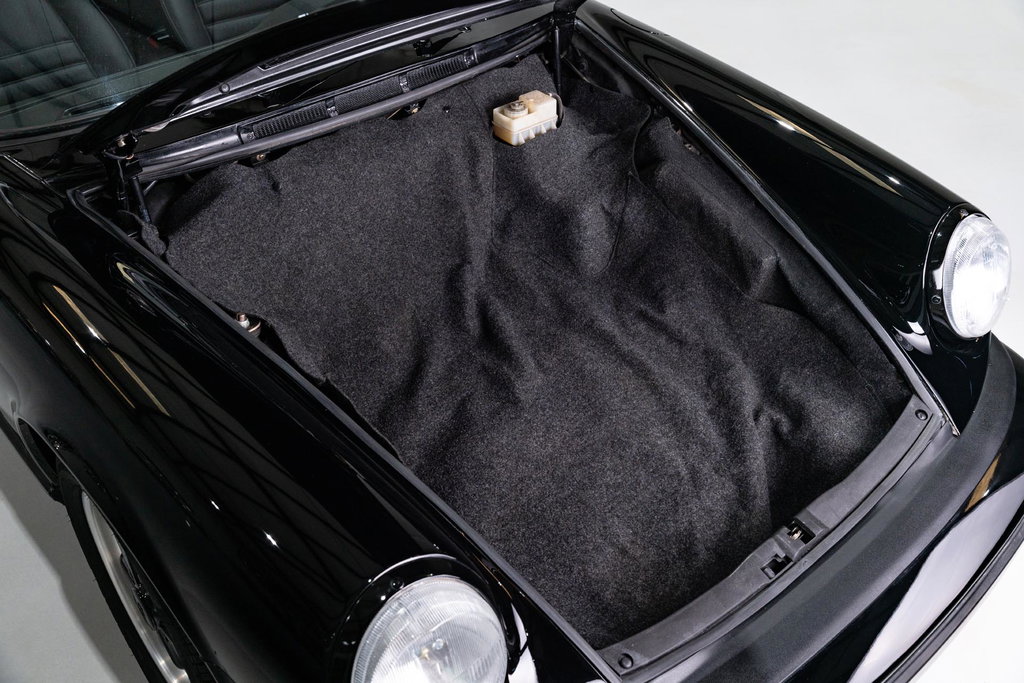 Porsche 911 Carrera 3.2 (US)