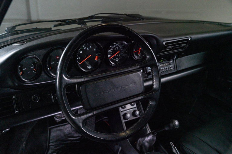 Porsche 911 Carrera 3.2 (US)