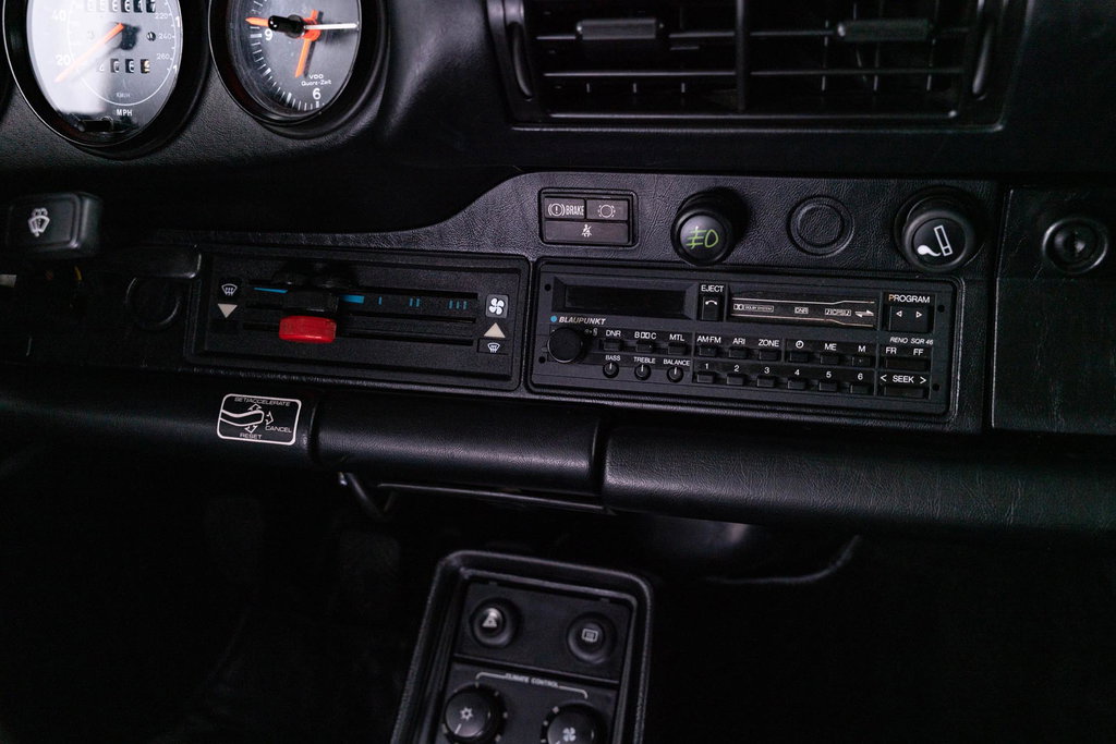 Porsche 911 Carrera 3.2 (US)