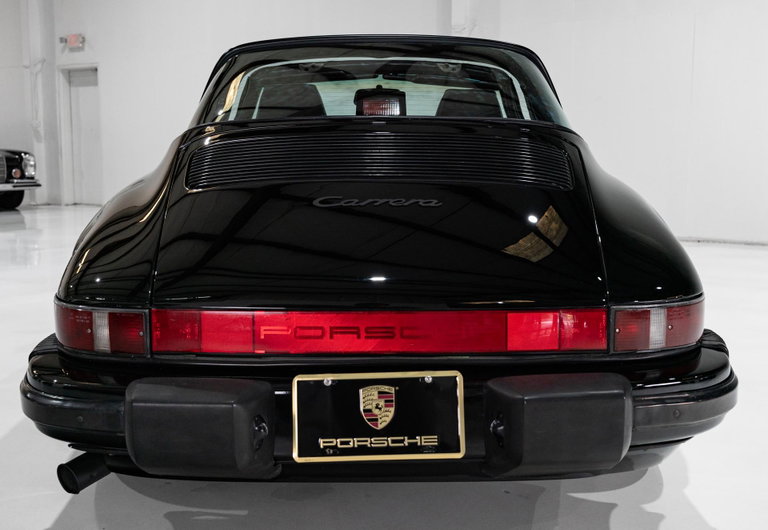 Porsche 911 Carrera 3.2 (US)