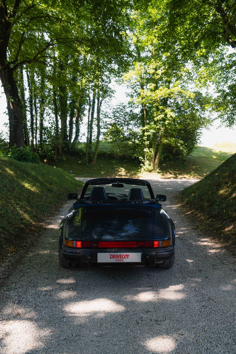 Porsche 911 Carrera 3.2