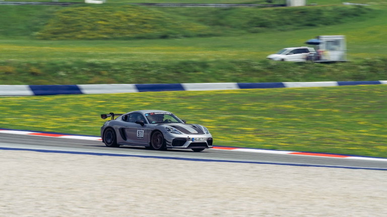 Porsche 718 Cayman GT4 RS