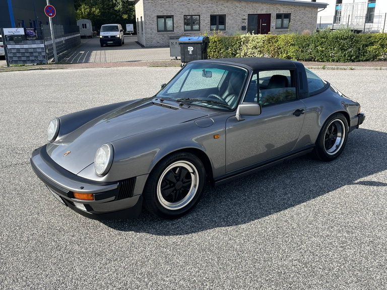 Porsche 911 Carrera 3.2