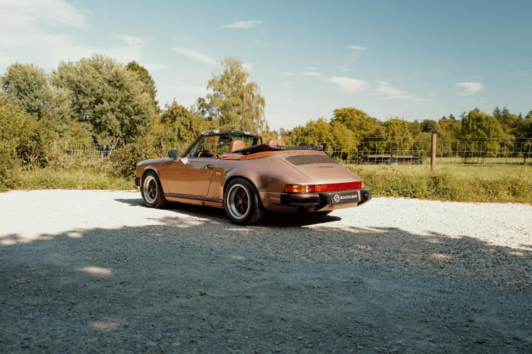 Porsche 911 Carrera 3.2 (US)