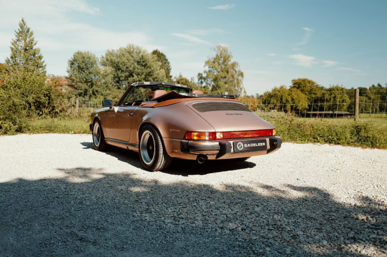 Porsche 911 Carrera 3.2 (US)