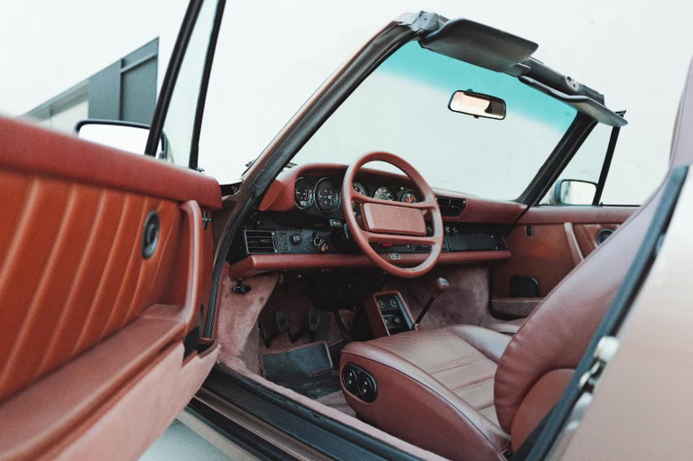 Porsche 911 Carrera 3.2 (US)